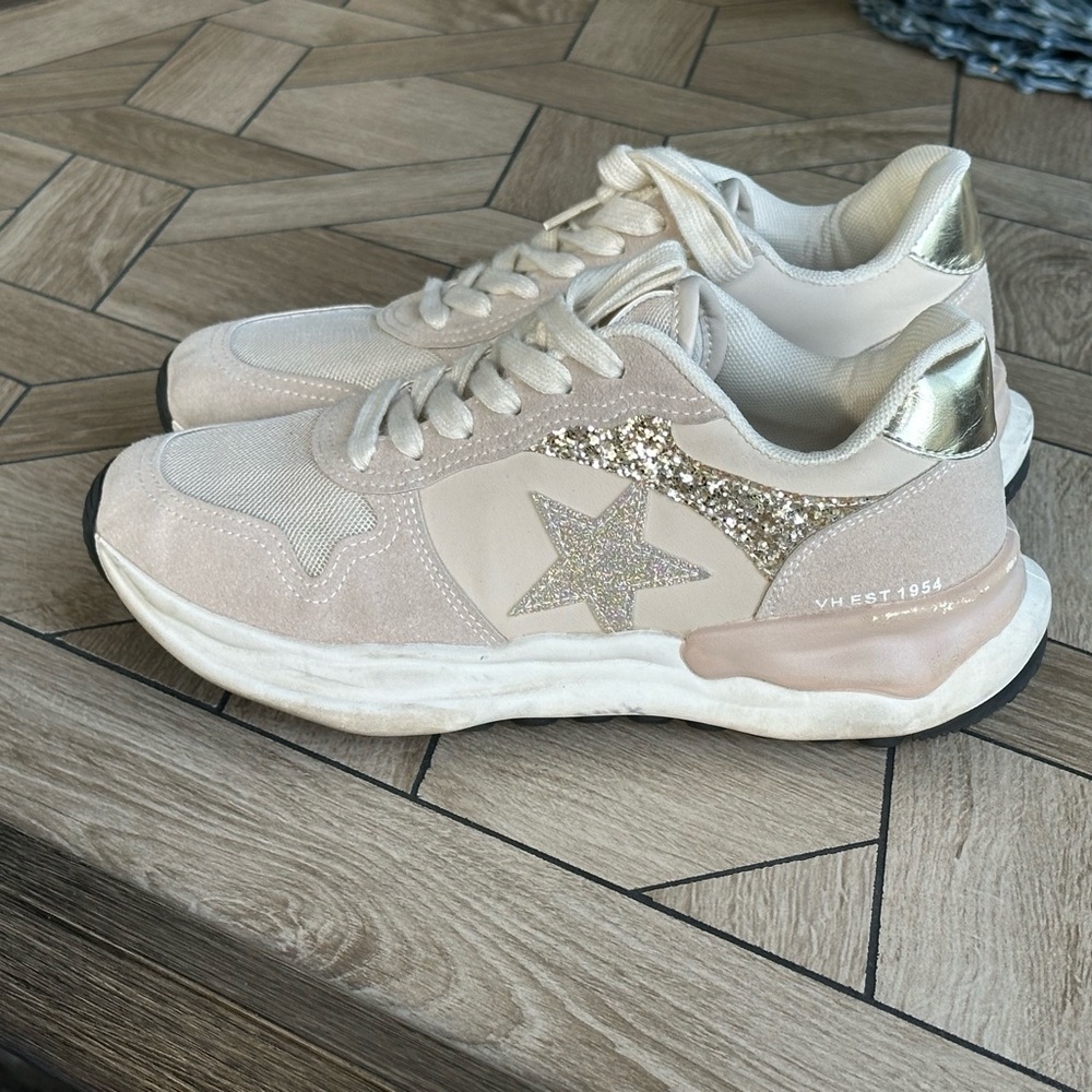 Cream and Silver Sneakers with Golden Detailingand shimmery star